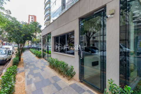 Image 39 - 915915