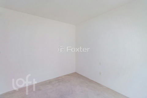 Image 32 - 915915