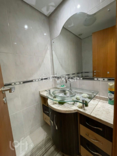 Image 23 - 916411