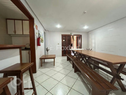 Image 32 - 916456