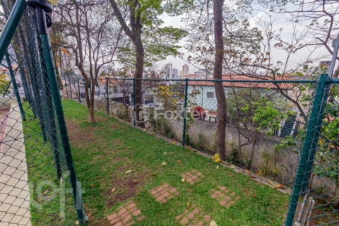 Image 33 - 916572