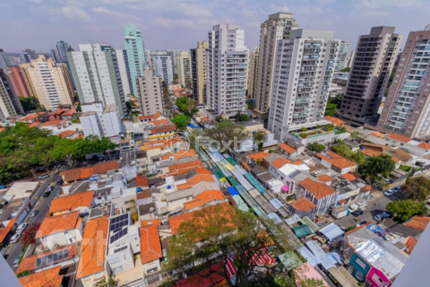 Image 30 - 916572
