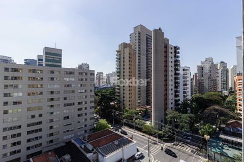 Image 24 - 917382