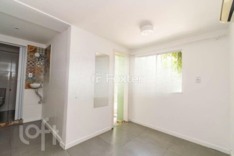 Image 31 - 917736