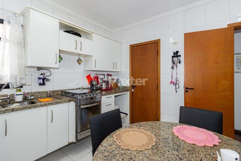 Image 33 - 917962