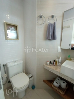 Image 37 - 918360