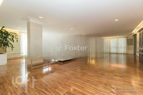 Image 31 - 918558