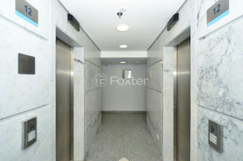 Image 20 - 918613