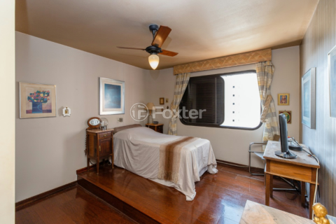 Image 33 - 918620