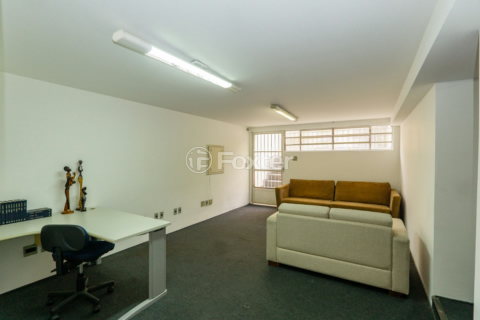 Image 32 - 918667