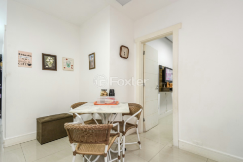 Image 34 - 918743
