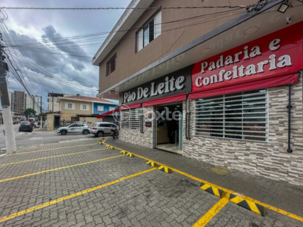 Image 25 - 918852