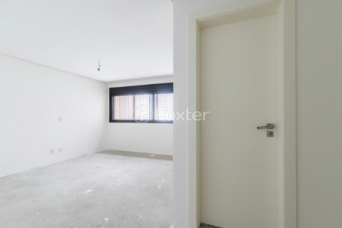 Image 22 - 918858