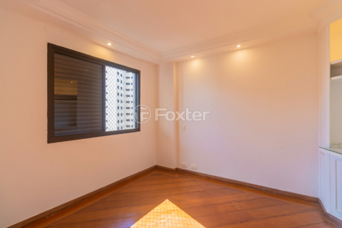 Image 7 - 919111