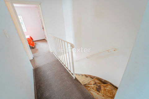 Image 28 - 919337