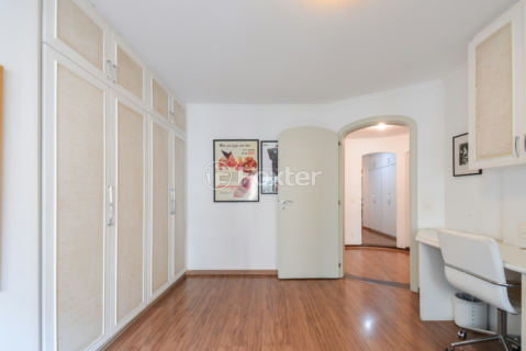 Image 33 - 920660