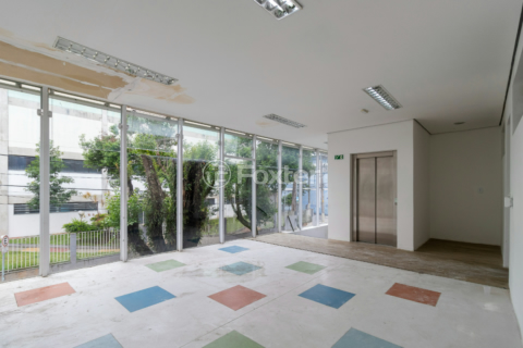 Image 32 - 921066