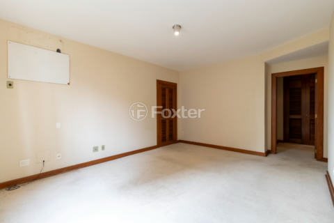 Image 30 - 921290