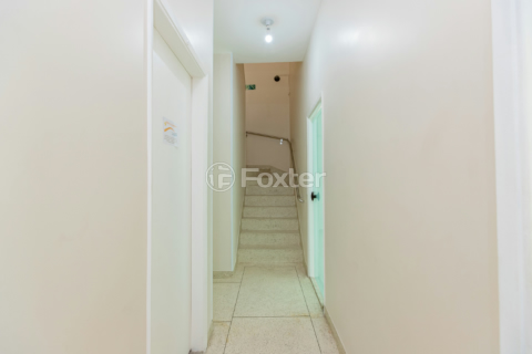 Image 32 - 921698