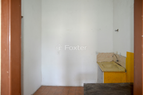 Image 21 - 922065