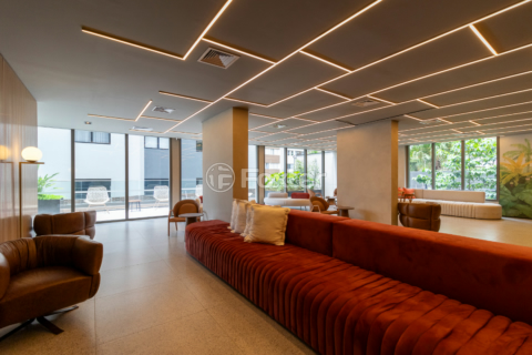Image 26 - 922500