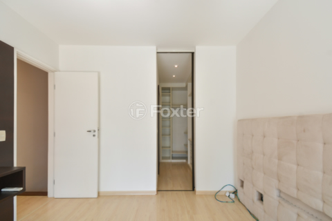 Image 32 - 922666