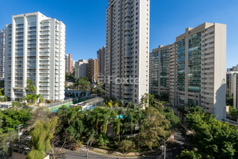 Image 40 - 923610