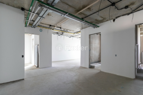 Image 31 - 923700