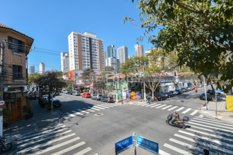 Image 35 - 923886