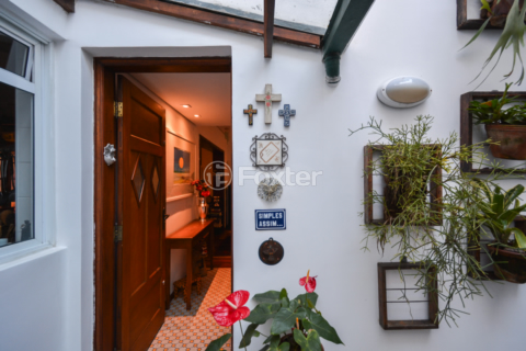 Image 70 - 923950