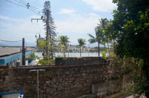 Image 25 - 923951