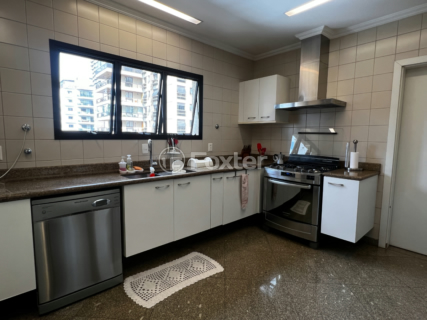 Image 34 - 925240
