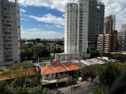 Image 22 - 925240