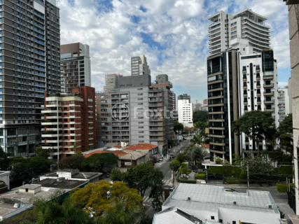 Image 26 - 925240