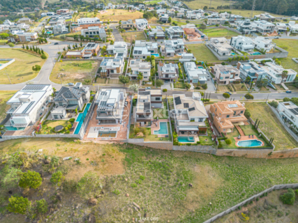 Image 35 - 925268