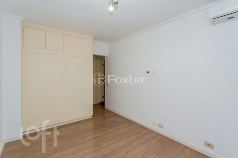 Image 30 - 925746