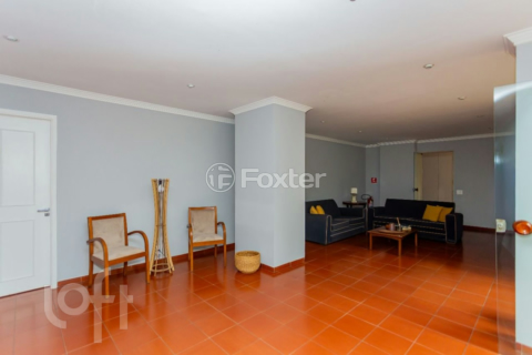 Image 40 - 925746