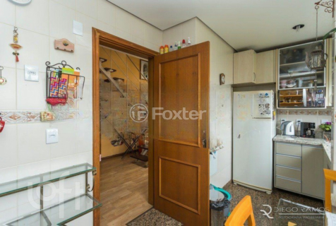 Image 21 - 926002