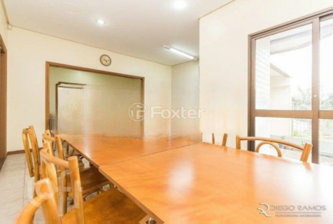 Image 37 - 926002
