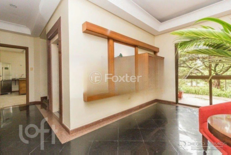 Image 32 - 926002