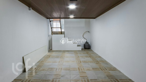 Image 22 - 926005