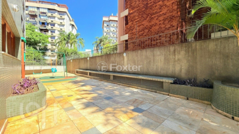 Image 32 - 926295