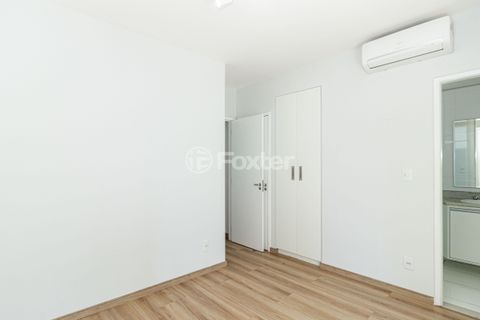 Image 21 - 927470