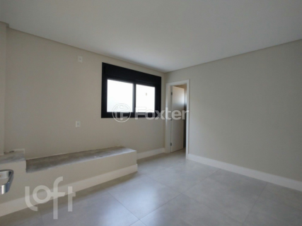 Image 21 - 927501