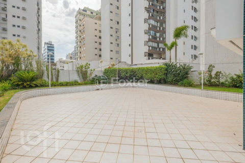 Image 33 - 927697