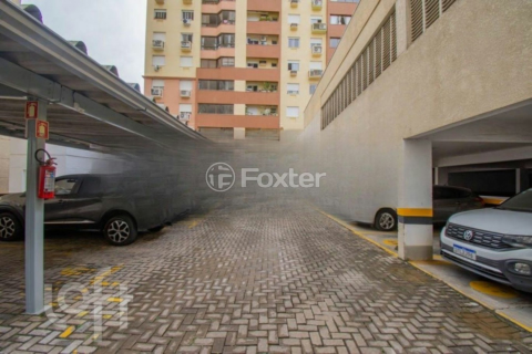 Image 21 - 927744