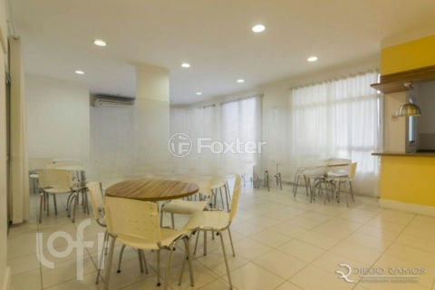 Image 44 - 927744
