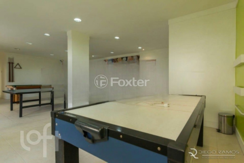 Image 35 - 927744