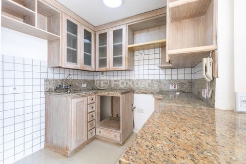 Image 22 - 928115