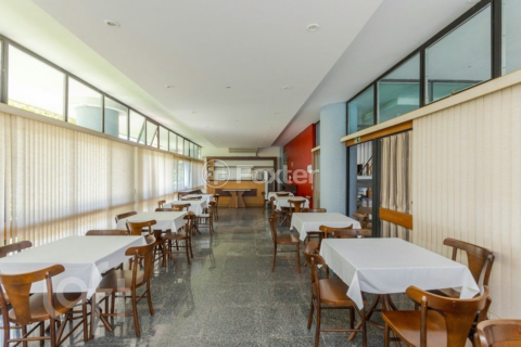 Image 23 - 928125
